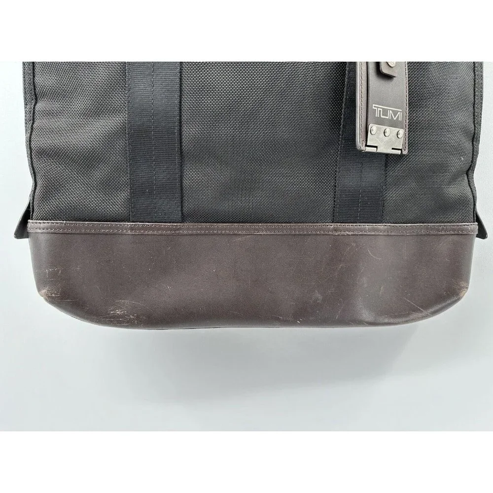 TUMI ALPHA BRAVO Beaufort Ballistic Nylon & Leather Hand Travel Bag 15”x16.5”